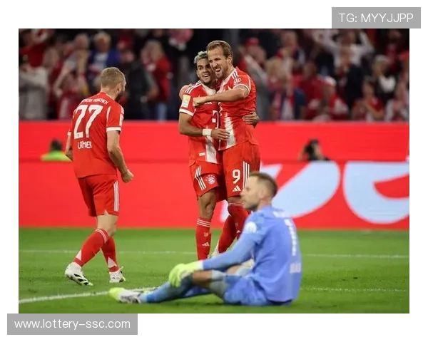 奥利塞内切助攻迪亚斯，拜仁边锋群爆发