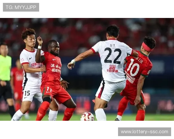 球迷烟火文化再引争议，赛程中断考验球队攻防适应性